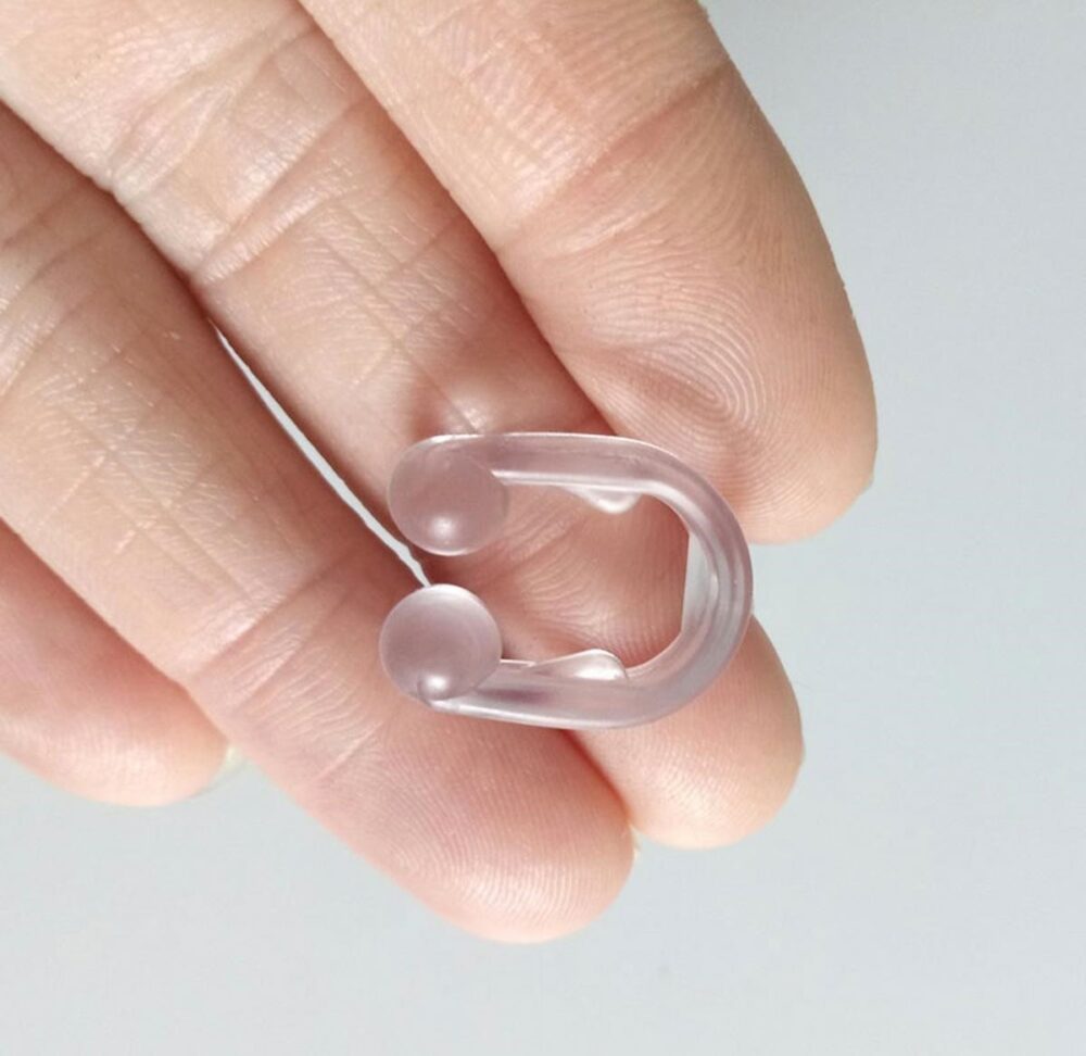 clema antisforait transparent 1
