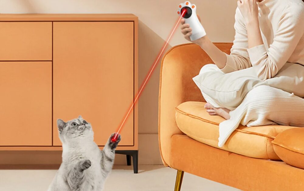 jucarie interactiva cu laser pentru pisici rojeco model labuta gonga 1