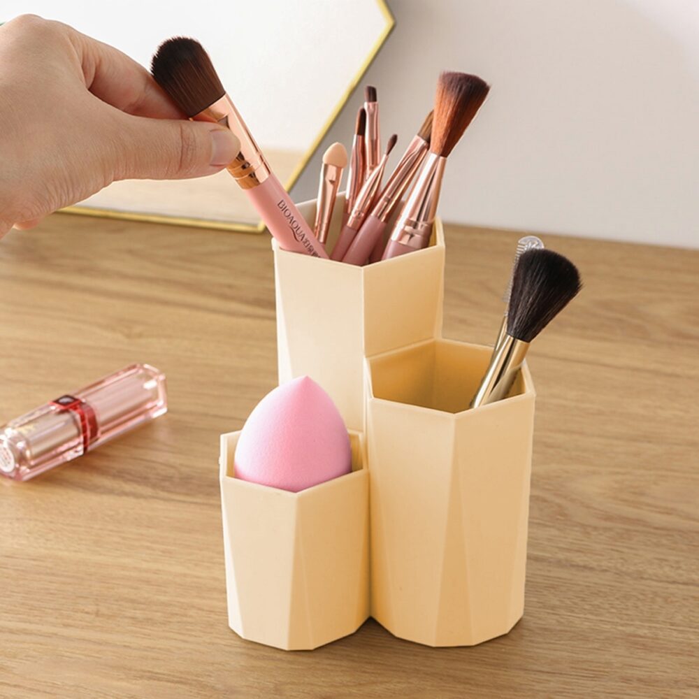 suport pensule machiaj 3 compartimente din plastic gonga 6